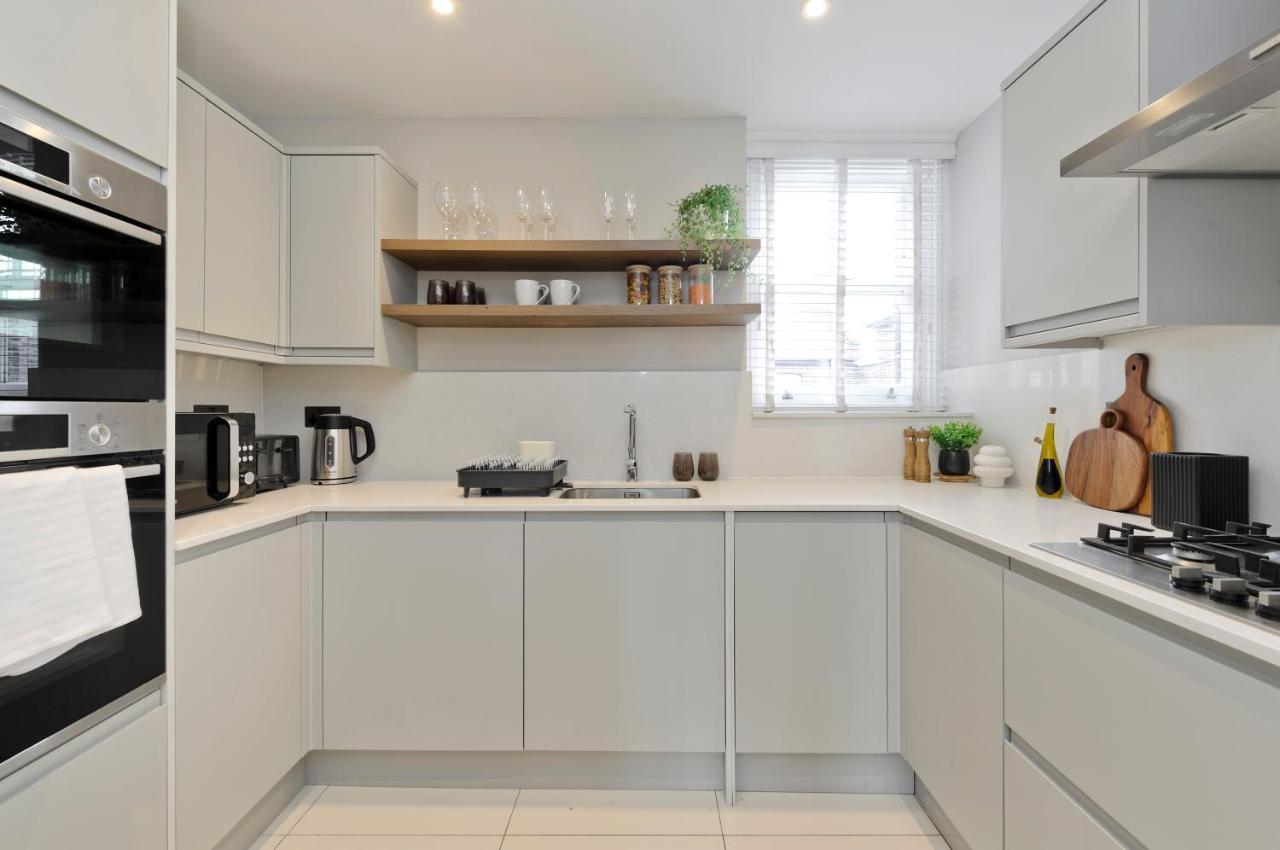 Fabulous Three Bedroom Flat Near Marylebone By Underthedoormat Appartement